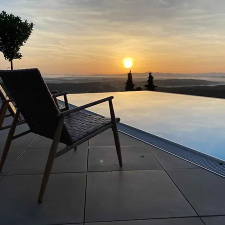 Greim15 --- Ganzes Mit Fernsicht, Pool, Wellness *