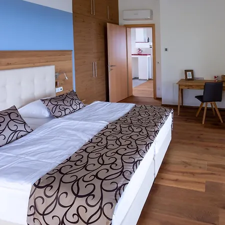 Ferienhaus Greim15 --- Ganzes Mit Fernsicht, Pool, Wellness