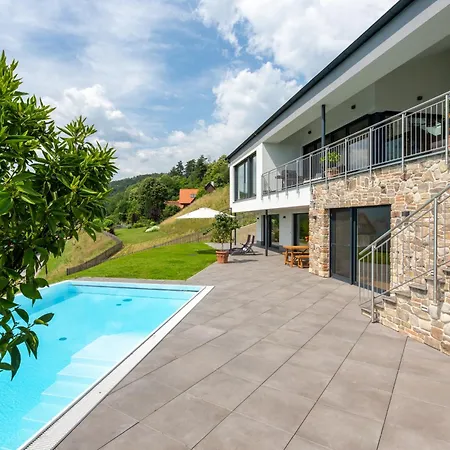 Ferienhaus Greim15 --- Ganzes Mit Fernsicht, Pool, Wellness Deutschlandsberg
