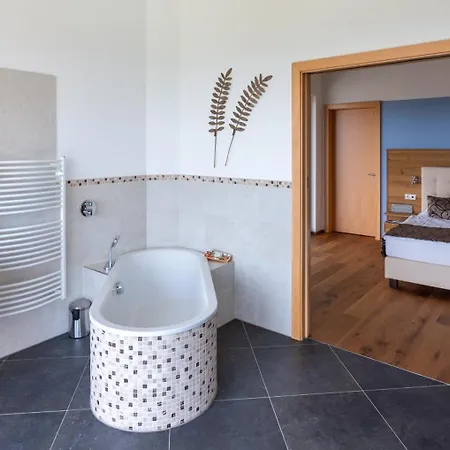 Greim15 --- Ganzes Mit Fernsicht, Pool, Wellness *