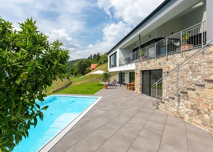 בית נופש Greim15 --- Ganzes Mit Fernsicht, Pool, Wellness דויטשלנדסברג